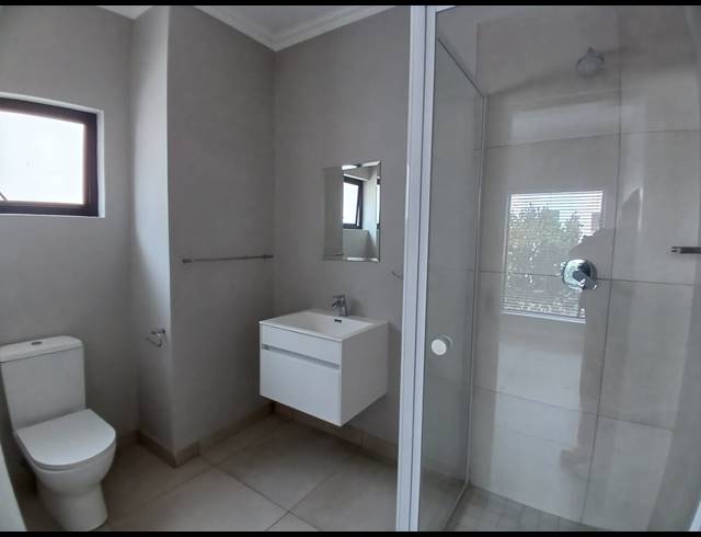 1 BEDROOM APARTMENT TO LET IN EMBERTON ESTATE